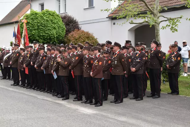 Die Feuerwehren des Abschnitts V waren mit dabei. | Foto: Michael Strini