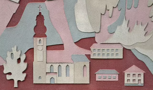 Pfarrkirche Wolfsbach: Detail aus dem linken Sgraffito. | Foto: Hans-Peter Kriener