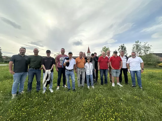 Die Gruppe der Florianisänger zog auch heuer wieder in St. Marxen von Haus zu Haus. | Foto: Privat