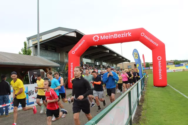 Start des Laufes um 13 Uhr. | Foto: Meinbezirk Perg/Köck