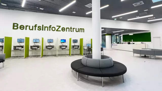 Das BerufsInfoZentrum (BIZ) in Itzling, dass sich als zentrale Anlaufstelle für alle Fragen rund um Beruf, Bildung und Arbeitsmarkt etabliert hat, ist ein großer Benefit des Umzugs, wie das AMS verrät. | Foto: AMS/Ebner