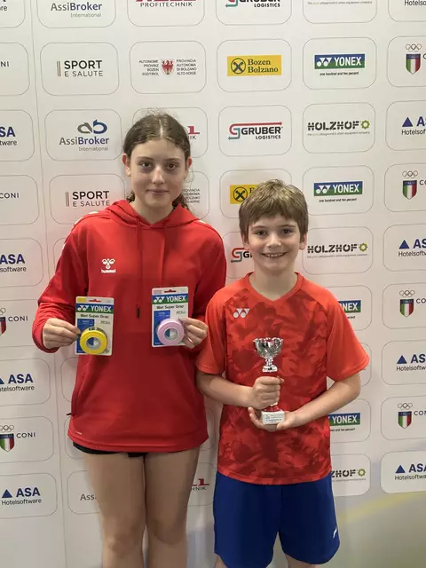 Helene Linninger und Paul Gérard freuen sich über ihre Erfolge beim internationlen Badminton-Turnier in Bozen. | Foto: Askö Enns Badminton