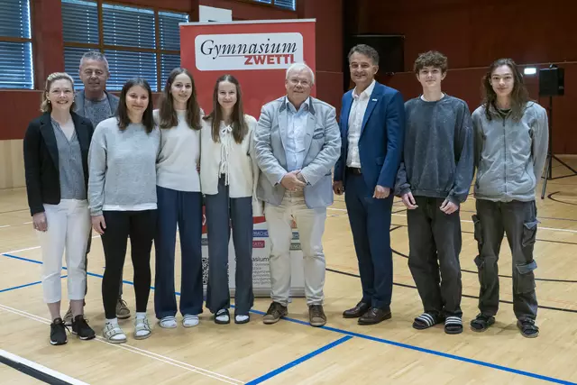 Der bekannte ORF-Korrespondent Christian Wehrschütz hielt im Gymnasium Zwettl einen interessanten Vortrag. | Foto: Gymnasium Zwettl