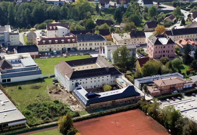 Die letzte große Veränderung erfuhr das Amtsgebäude 2013 mit der Standortkonzentration (Aufstockung auf altes Stadelgebäude). | Foto: BH Völkermarkt