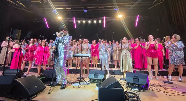 Lieferten im Kulturzentrum gemeinsam eine Glanzleistung ab. Wer gerne singt, ist beim Popchor in Leibnitz herzlich willkommen. | Foto: Henry Sams