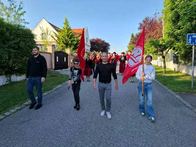 Der 1. Mai wurde in Baumgarten mit einem Umzug durch das Dorf gefeiert. | Foto: SPÖ