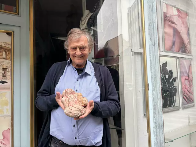 Dietmar Prem hat eine Leidenschaft für Edelsteine. | Foto: Pia Rotter/MeinBezirk
