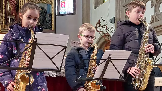 Eine Schülerin und zwei Schüler der Landesmusikschule St. Leonhard. | Foto: Maria Zeitlhofer