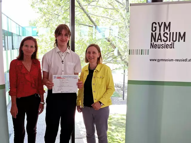 v.l.n.r.:  Tanja Bayer-Felzmann, Viktor Albrecht, Elisabeth Ladich | Foto: Gymnasium Neusiedl