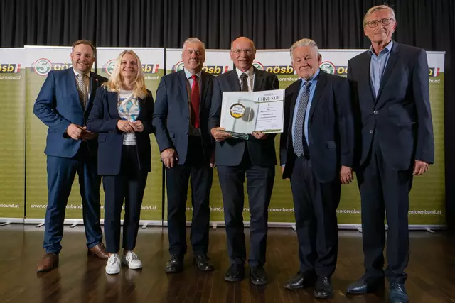 Von links: Franz Ebner, Gertraud Scheiblberger, Leopold Wipplinger, Franz Andexlinger, Josef Pühringer und Gerhard Hasenöhrl.
 | Foto: OÖ Seniorenbund