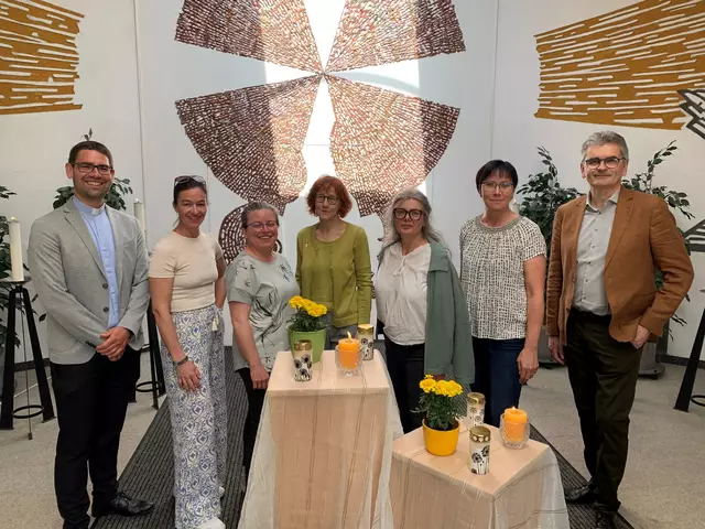 Pater Clemens Hainzl, Barbara Stark, Julia Kierberger, evang. Pfarrerin Seniorin Mag. Birgit Schiller, DGKP Andrea Winglhofer, DGKP Petra Weidinger, Mag. Walter Frühwirth. | Foto: LK Horn