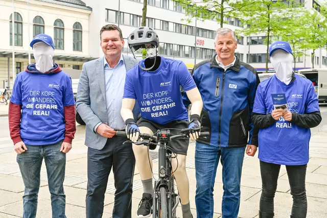 Mit auffälligen Installationen und Informationsmaterial wird das Thema auf öffentlichen Plätzen sichtbar gemacht. | Foto: KFV/APA-Fotoservice/Haslinger