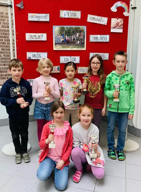 Die Kinder der Volksschule Mondweg haben beim österreichweiten Wettbewerb Känguru der Mathematik 2025 abgeräumt. | Foto: VS Mondweg