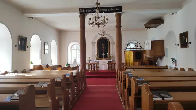 die Inneneinrichtung ist, wie bei allen evangelischen Kirchen, schlicht... | Foto: I.Wozonig