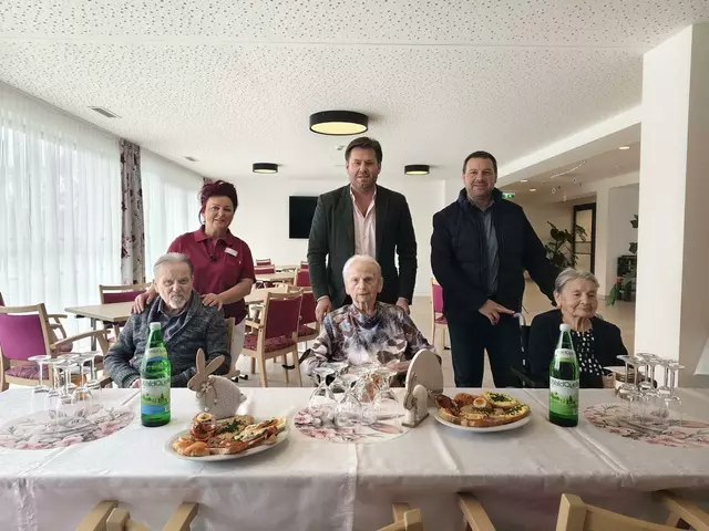 Die Gemeindevertretung gratulierte drei Geburtstagskindern. | Foto: Bernhard Herics