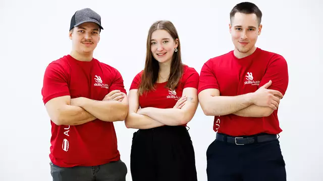 Das Nationalteam der Berufe besteht in diesem Jahr aus 49 Teilnehmerinnen und Teilnehmer – drei davon kommen aus Salzburg: Theresa Fink aus Anthering,  Marvin Gassner aus Gries im Pinzgau und Misal Omerovic aus Salzburg. | Foto: SkillsAustria/Florian Wieser