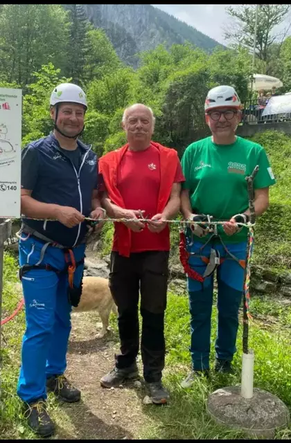 Eröffnung der Steiganlage mit Manfred Rottensteiner (Mitte). | Foto: privat