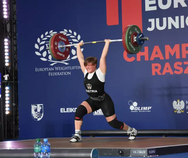 Nadja Grossmann mit 99 kg im Stoßen | Foto: Conny Högg