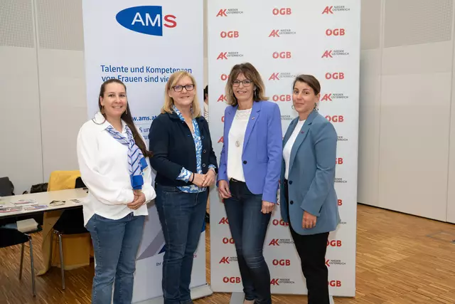Bei der Veranstaltung „WO[MAN] &amp; WORK“ des AMS und der AK: Monika Taboga (Geschäftsstellenleiterin AMS St. Pölten), Sandra Kern (Landesgeschäftsführerin AMS NÖ), Angela Fischer (AK NÖ Vizepräsidentin), Birgit Schön (Leiterin der Abteilung Frauenpolitik AK NÖ) | Foto: AK Niederösterreich, Mario Scheichel