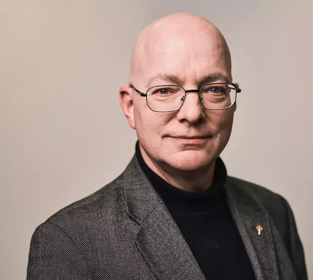 „Die Kirche steht vor der Aufgabe, zwischen Tradition und Transformation zu vermitteln“, erklärt Fundamentaltheologe Christian Wessely.  | Foto: Robert Maybach
