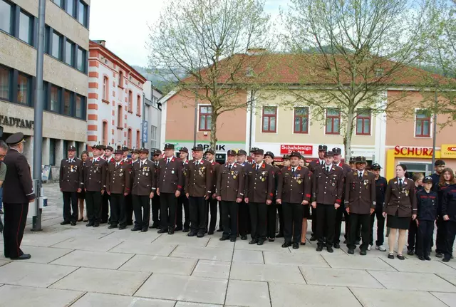 Die Kameradinnen und Kameraden konnten sich am Florianisonntag über ihr neues Einsatzfahrzeug freuen. | Foto: FF Mürzzuschlag