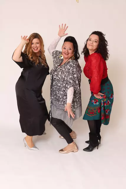 Tini Kainrath, Simone Kopmajer und Meena Cryle im Konzerthaus Weinviertel. | Foto: Katharina Schiffl