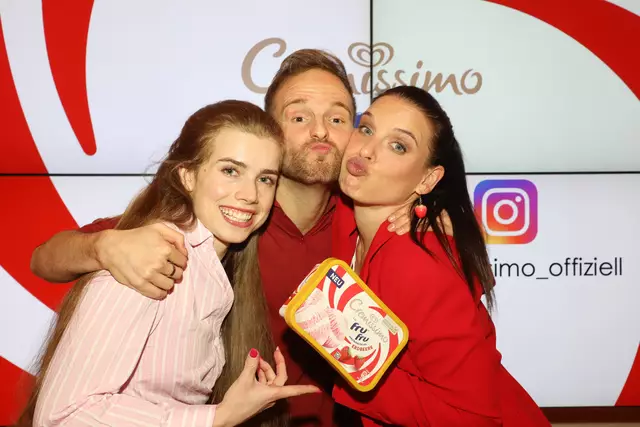 v.l.: Influencerin und Dancing Star Anna Strigl (@annastrigl) mit ihrem Tanzpartner Herby Stanonik und Tanzprofi Conny Kreuter.  | Foto: Conny De Beauclair:
