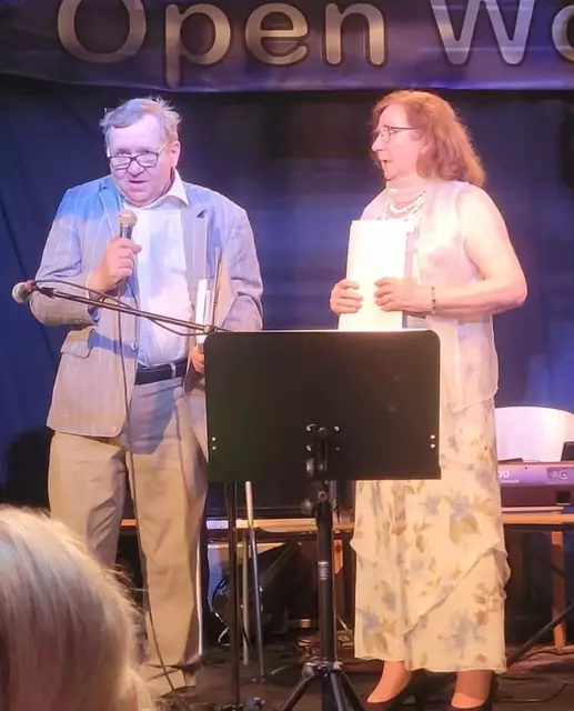 Die Moderatoren und Autoren Erwin Matl aus Hainburg ander Donau und Ljubica Perkman aus Rodgau | Foto: Hainburger Autorenrunde