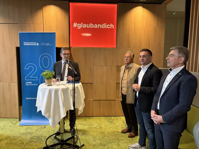 Klaus Domittner mit den Ehrengästen Karl Lautner, Michael Wagner und Franz Fartek (v. l.) | Foto: MeinBezirk 