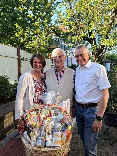 Von links: Vizebürgermeisterin Regina Penninger, Rupert Huber und Stadtparteivorsitzender Martin Seidl. | Foto: SPÖ Gallneukirchen
