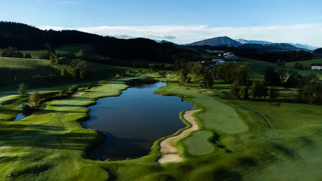 Spektakuläre Kulisse: Eingebettet in die malerische Alpenlandschaft ist der GC Gut Altentann ein Paradies für Natur- und Golfsportfreunde. | Foto: SalzburgerLand Tourismus