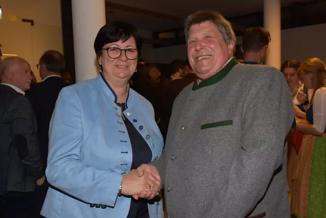 Karl Tremetsberger aus Pabneukirchen ist Florian-Bezirkssieger 2025.  Karl Tremnetsberger mit Rosa Ecker.  | Foto: Robert Zinterhof