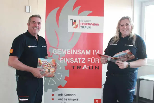 Immer kreativ Unterwegs. Am Bild: Feuerwehr-Kommandant Oskar Reitberger jun. (li.) und Pia Brendli (re.). | Foto: Freiwillige Feuerwehr Traun