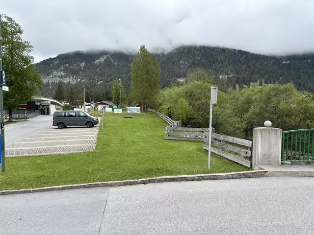 Die Gemeinde kauft entlang des Weißenbachs 3000 Quadratmeter Grundfläche. | Foto: Reichel