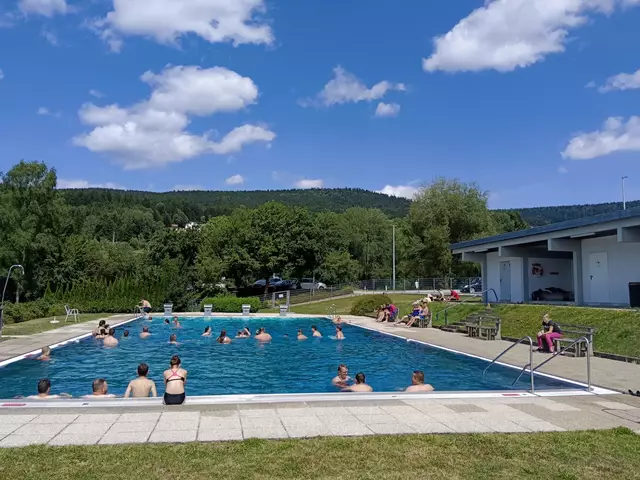 Das Freibad in Schwarzenberg ist stets gut besucht. | Foto: Gemeinde Schwarzenberg