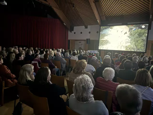 Bei der Filmpremiere in der Kirchberghalle wurden die neuesten Werke erstmals der Öffentlichkeit präsentiert. | Foto: LEADER-Region Mostviertel-Mitte