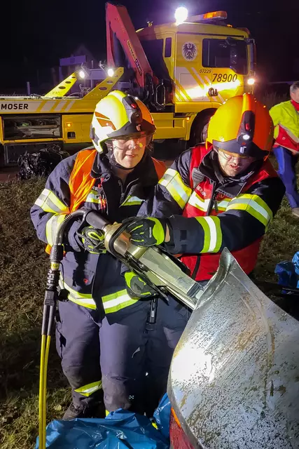 Einsatz bei einem Verkehrsunfall auf der B1. | Foto: Julian Lonsing