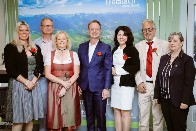 Einstimmigkeit herrschte bei der ersten Sitzung des neu zusammengesetzten Trofaiacher Stadtrates (v. l.): Nicole Schuchaneg (SPÖ), Finanzstadtrat Johannes Greilberger (SPÖ), Monika Puntigam (FPÖ), Bgm. Mario Abl (SPÖ), 1. Vizebgm. Sylvia Ippavitz (SPÖ), Fritz Kovacic (SPÖ) und 2. Vizebgm. Gabriele Leitenbauer-Murgg (KPÖ) | Foto: Stadt Trofaiach