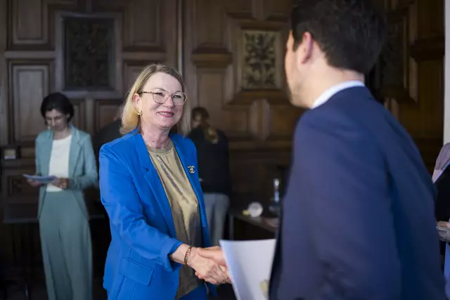 Direktorin Petra Edhofer freut sich über den Erhalt des Gütesiegels. | Foto: Christopher Dunker, BKA