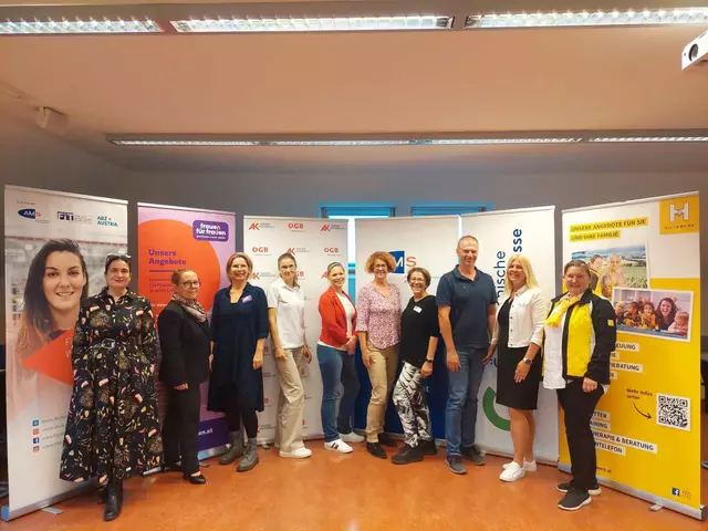 Tatjana Hazagordzian, Susanne, Karakostas, Doris Polak, Gertraude Waglechner, Barbara Schneider, Marianne Majewsky, Sabine Steininger, Helmut Langer, Michaela Erasim, Anita Schreiber. | Foto: AMS Mistelbach