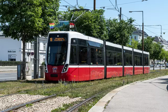 Die Verlängerung der Straßenbahnlinie 18 soll laut ÖAMTC einige Probleme mit sich bringen. | Foto: Helmer/Wiener Linien