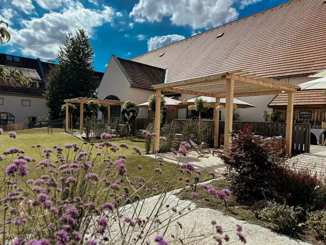 Meierhof: Der Innenhof mit neu angelegtem Garten. | Foto: werbeliebe