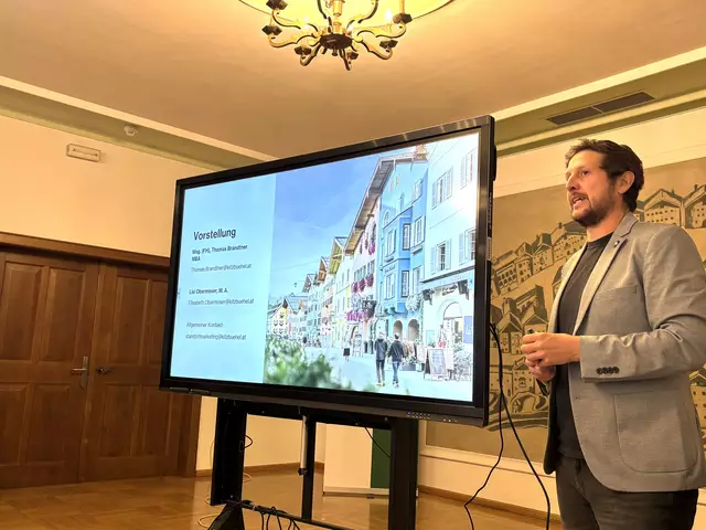 Geschäftsführer Thomas Brandtner (seit 1. 4. im Amt) präsentierte das Standortmarketing im Gemeinderat. | Foto: Kogler