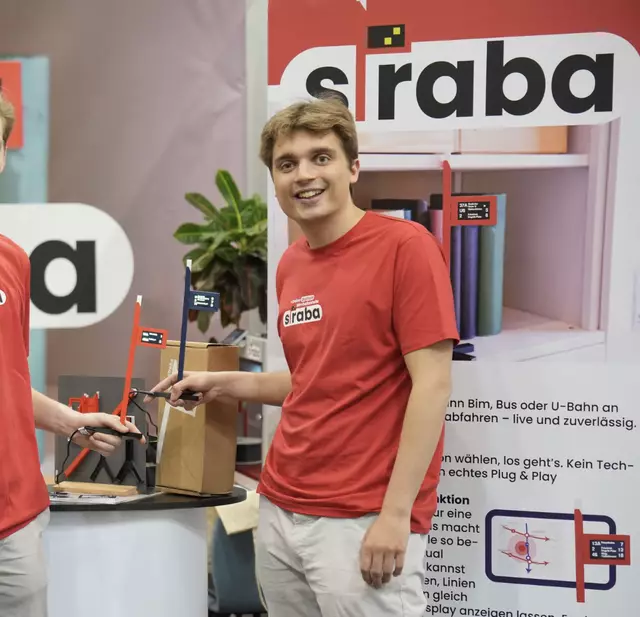 Der 21-jährige Paul Nowak studiert Raumplanung und -ordnung an der TU Wien und betreibt einen YouTube-Kanal über Mobilität. | Foto: Straba