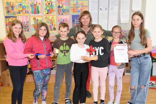 Sieger Jugendrotkreuz Bezirkstag 2025. Helfi: 1. VS Pabneukirchen 2. | Foto: Zinterhof