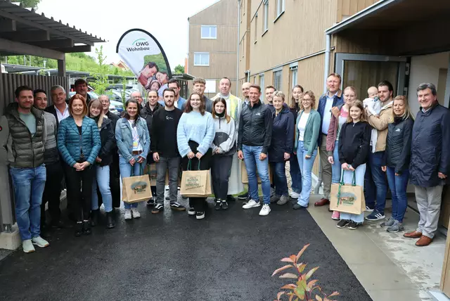 Für das Gruppenfoto ging es dann doch ins Freie | Foto: Langmann