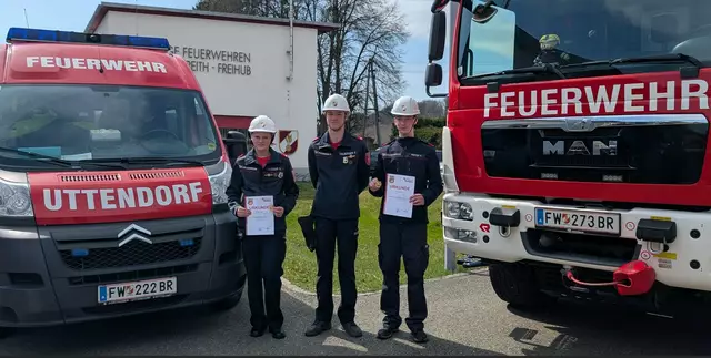Selina Lagger (FF Braunau), Fabian Zeilberger (FF Ranshofen) und Alexander Reiter (FF Haselbach). | Foto: FF Braunau