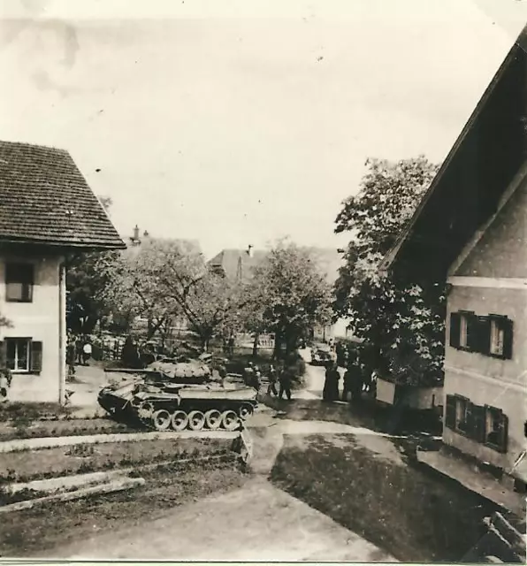 Amerikanischer Panzer in Nußdorf am Attersee. | Foto: Sammlung Großpointer/Atterwiki