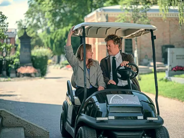 Neben Nicholas Ofczarek und Julia Jentsch ist ein Wiener Friedhof der eigentliche Star der Serie. | Foto: Amazon Prime/Rundfilm