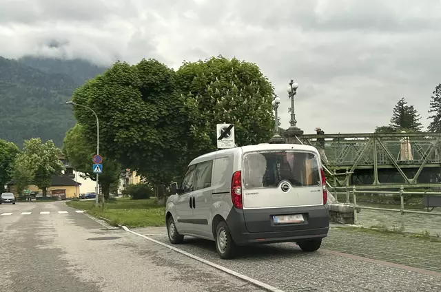 Standort: Traunkai kurz vor dem Tauber Steg. Achtung: Hier sind nur 30 km/h erlaubt!